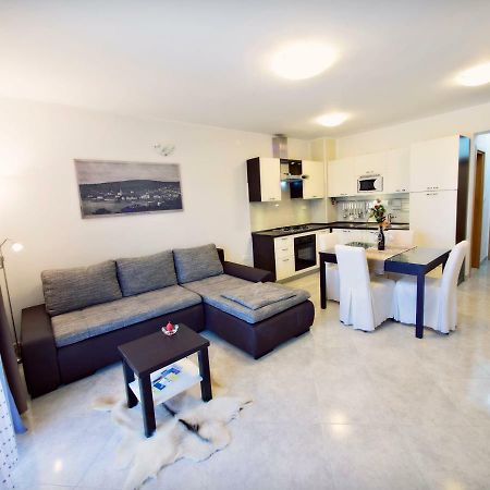 Apartmani Fortuna Зларин Экстерьер фото